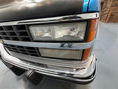 1992 Chevrolet C1500 Series Scottsdale 5.7L V8 / ONLY 84K MILES / BRAND NEW TIRES / ZERO RUST - Photo 27 - Gladstone, OR 97027
