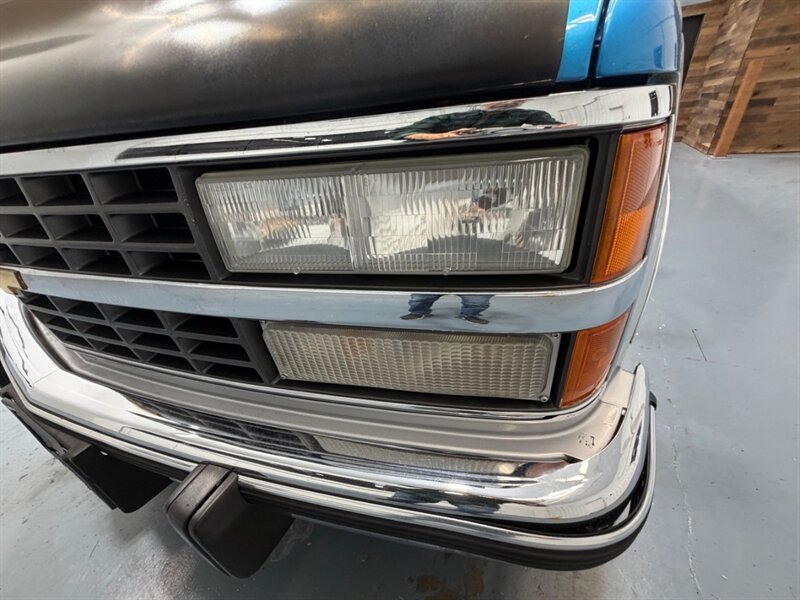 1992 Chevrolet C1500 Series Scottsdale 5.7L V8 / ONLY 84K MILES / BRAND NEW TIRES / ZERO RUST - Photo 27 - Gladstone, OR 97027