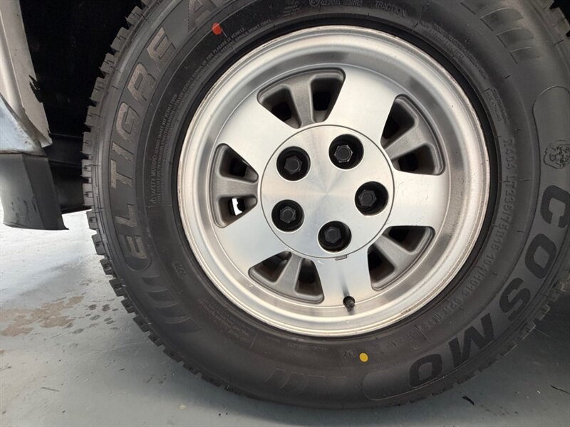 1992 Chevrolet C1500 Series Scottsdale 5.7L V8 / ONLY 84K MILES / BRAND NEW TIRES / ZERO RUST - Photo 42 - Gladstone, OR 97027
