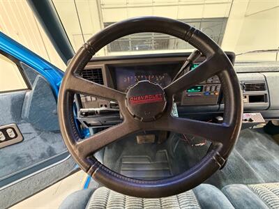 1992 Chevrolet C1500 Series Scottsdale 5.7L V8 / ONLY 84K MILES / BRAND NEW TIRES / ZERO RUST - Photo 16 - Gladstone, OR 97027