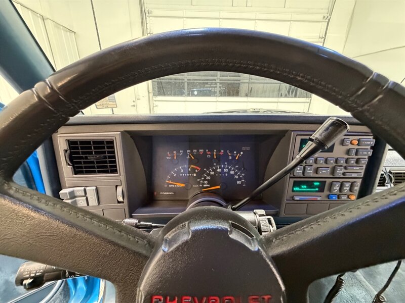 1992 Chevrolet C1500 Series Scottsdale 5.7L V8 / ONLY 84K MILES / BRAND NEW TIRES / ZERO RUST - Photo 35 - Gladstone, OR 97027