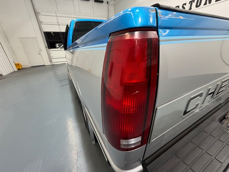 1992 Chevrolet C1500 Series Scottsdale 5.7L V8 / ONLY 84K MILES / BRAND NEW TIRES / ZERO RUST - Photo 29 - Gladstone, OR 97027