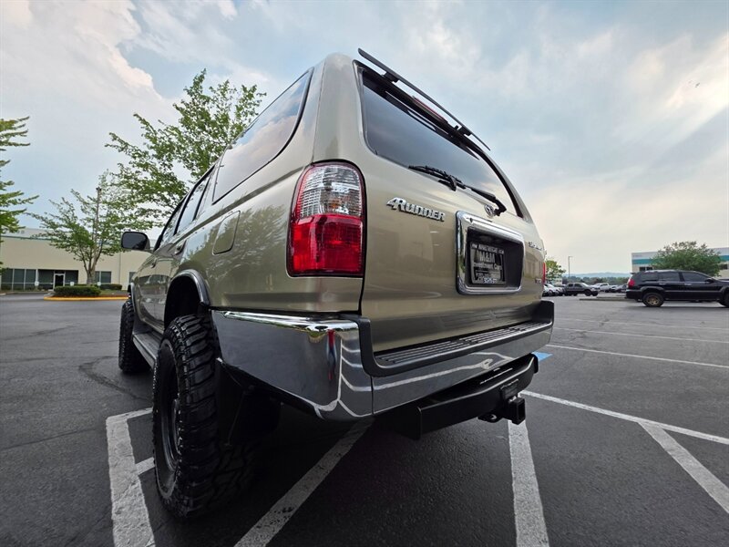 2002 Toyota 4Runner SR5 V6 / 4X4 / DIFF LOCK / TIMING BELT DONE / NEW TIRES / NEW LIFT / 1-OWNER - Photo 12 - Portland, OR 97217