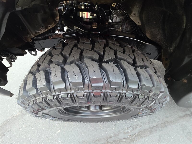2002 Toyota 4Runner SR5 V6 / 4X4 / DIFF LOCK / TIMING BELT DONE / NEW TIRES / NEW LIFT / 1-OWNER - Photo 22 - Portland, OR 97217