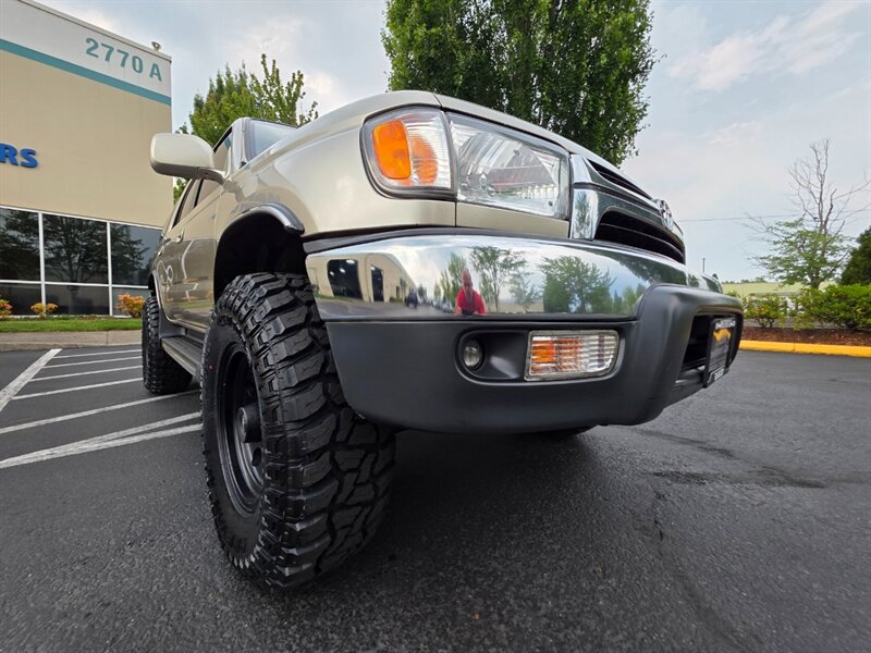 2002 Toyota 4Runner SR5 V6 / 4X4 / DIFF LOCK / TIMING BELT DONE / NEW TIRES / NEW LIFT / 1-OWNER - Photo 10 - Portland, OR 97217