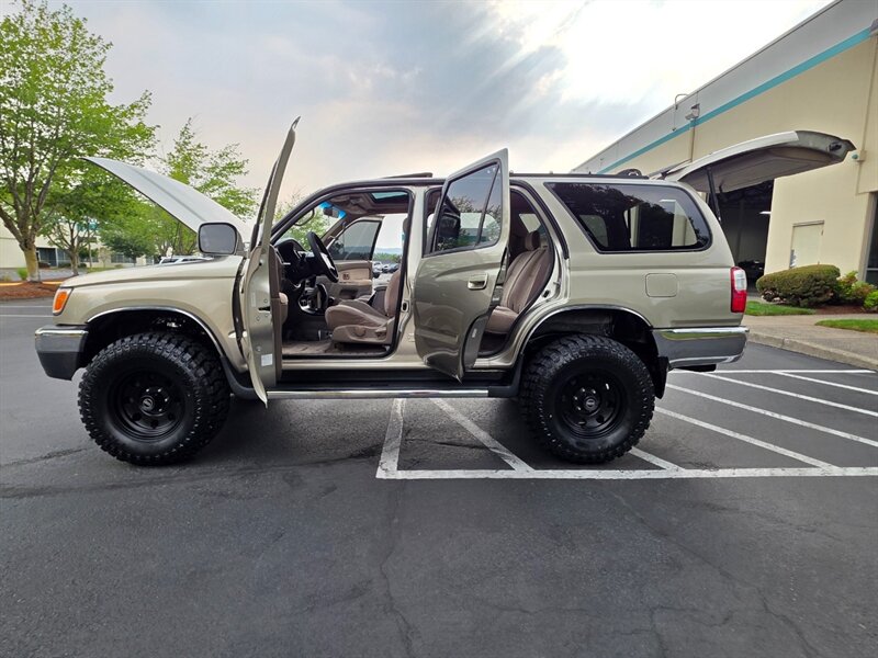 2002 Toyota 4Runner SR5 V6 / 4X4 / DIFF LOCK / TIMING BELT DONE / NEW TIRES / NEW LIFT / 1-OWNER - Photo 23 - Portland, OR 97217