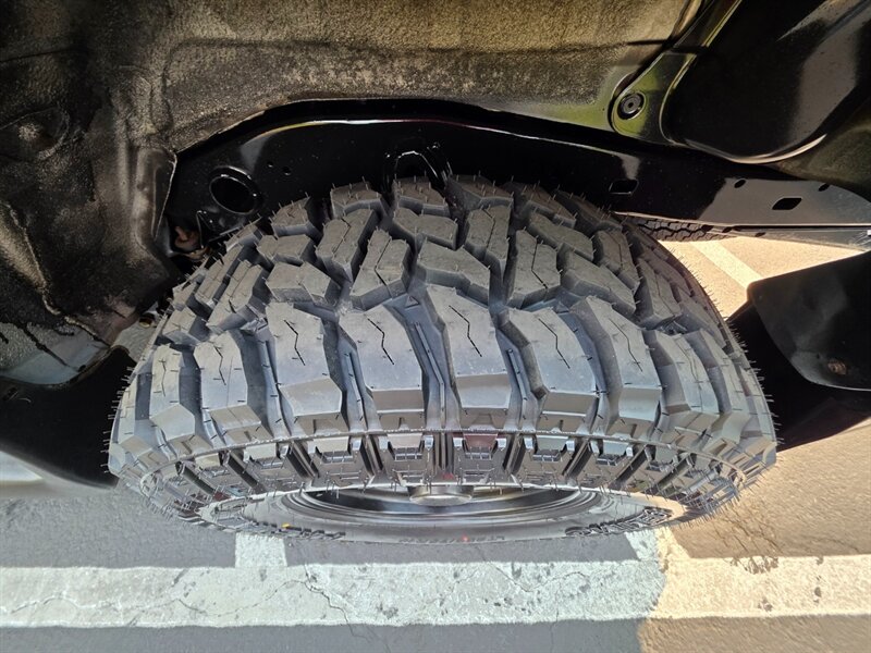 2002 Toyota 4Runner SR5 V6 / 4X4 / DIFF LOCK / TIMING BELT DONE / NEW TIRES / NEW LIFT / 1-OWNER - Photo 43 - Portland, OR 97217