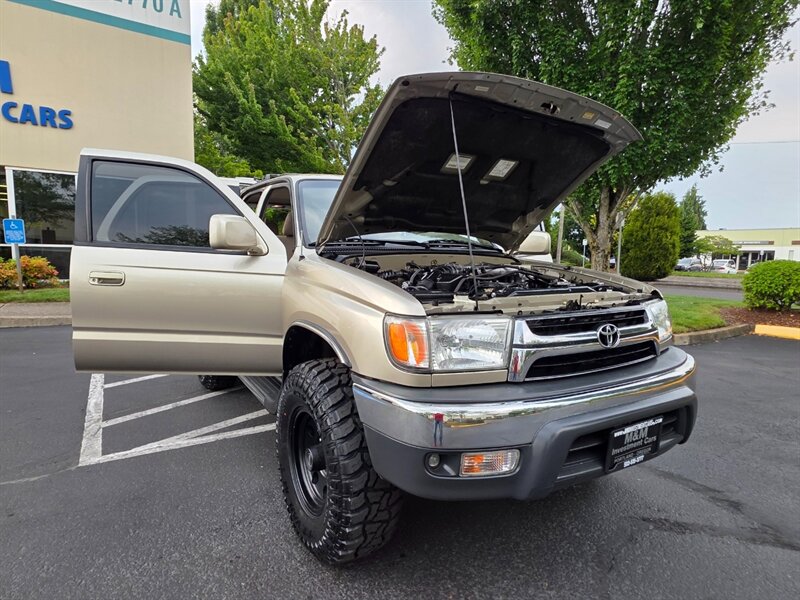 2002 Toyota 4Runner SR5 V6 / 4X4 / DIFF LOCK / TIMING BELT DONE / NEW TIRES / NEW LIFT / 1-OWNER - Photo 26 - Portland, OR 97217