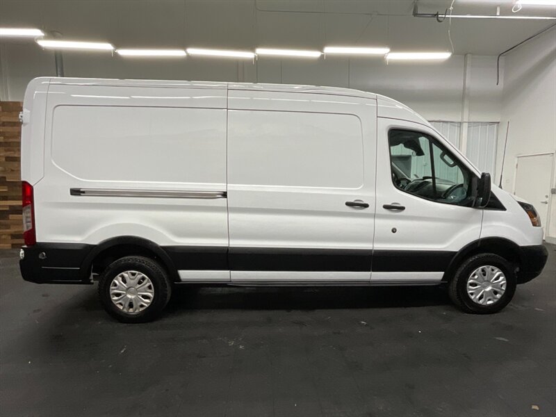 2019 Ford Transit 250 CARGO VAN / LONG WHEEL BASE / MEDIUM ROOF  Backup Camera / 3.7L V6 / Clean Van !! - Photo 4 - Gladstone, OR 97027