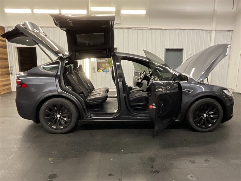 2017 Tesla Model X 100D Sport Utility AWD / Auto Pilot / 1-OWNER  LOCAL ORGON Tesla / Heated Seats / Navi / Auto Pilot / 47,000 MILES - Photo 8 - Gladstone, OR 97027