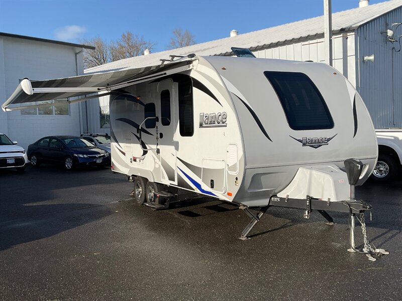 2019 LANCE M-1985 23FT / SLIDE OUT / HARDLY USED / LIKE NEW   - Photo 25 - Gladstone, OR 97027