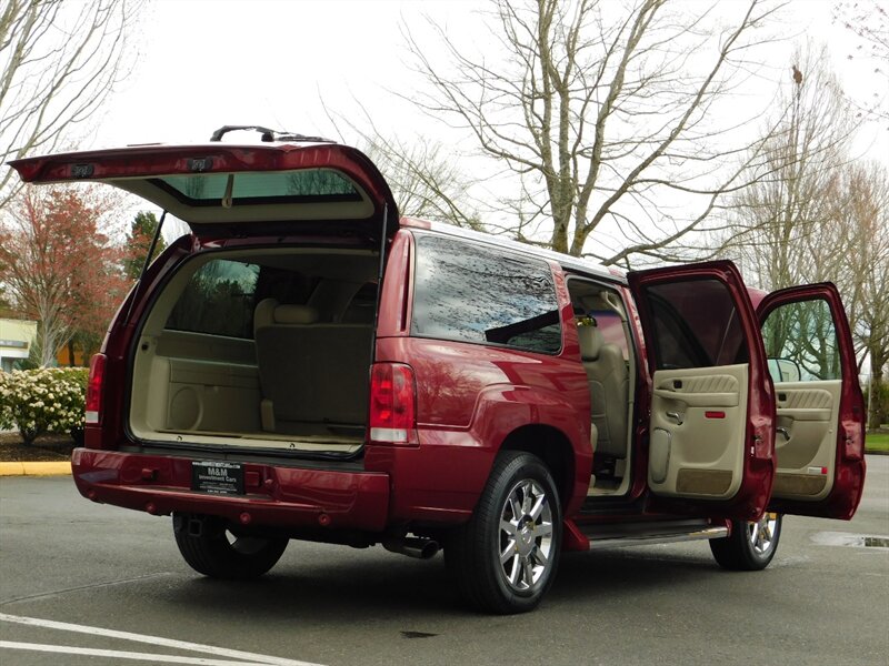 2005 Cadillac Escalade ESV Platinum Edition / AWD / DVDs / LOADED / CLEAN   - Photo 28 - Portland, OR 97217