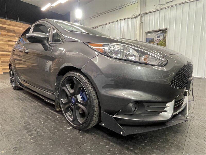 2019 Ford Fiesta ST Hatchback / 4Cyl TURBO / 6-SPEED / 16,000 MILES   - Photo 10 - Gladstone, OR 97027