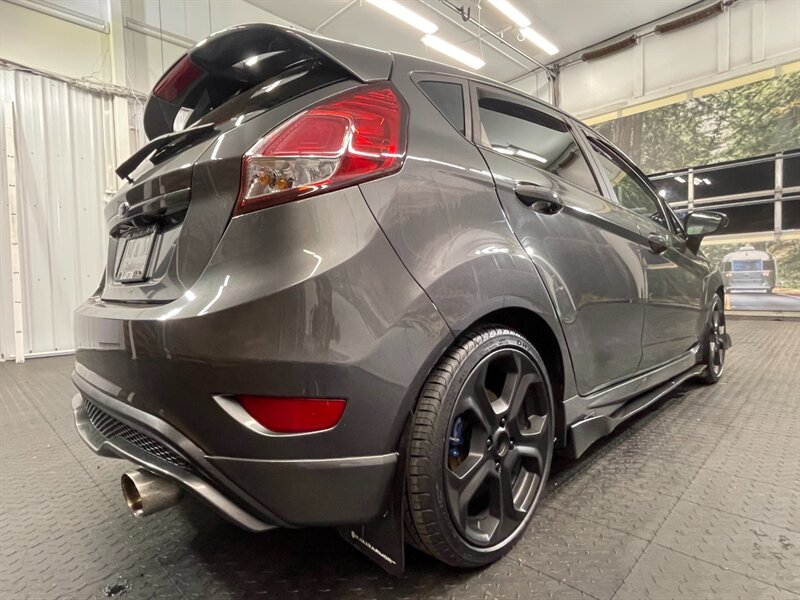 2019 Ford Fiesta ST Hatchback / 4Cyl TURBO / 6-SPEED / 16,000 MILES   - Photo 11 - Gladstone, OR 97027