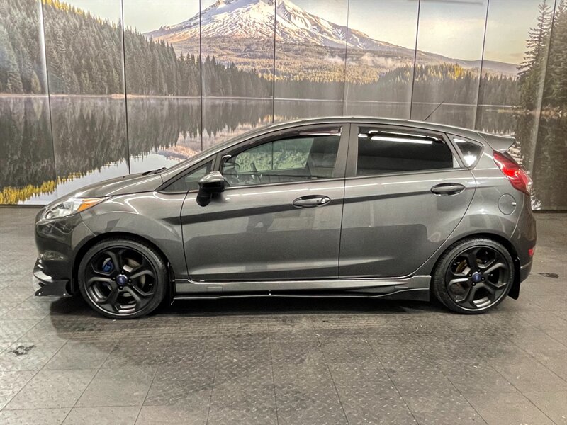 2019 Ford Fiesta ST Hatchback / 4Cyl TURBO / 6-SPEED / 16,000 MILES   - Photo 3 - Gladstone, OR 97027