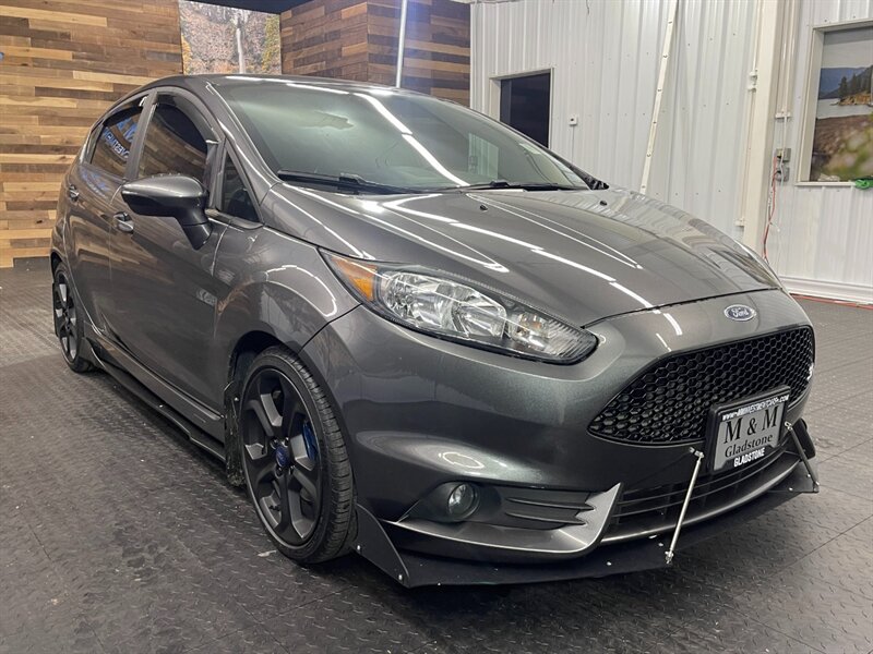 2019 Ford Fiesta ST Hatchback / 4Cyl TURBO / 6-SPEED / 16,000 MILES   - Photo 2 - Gladstone, OR 97027