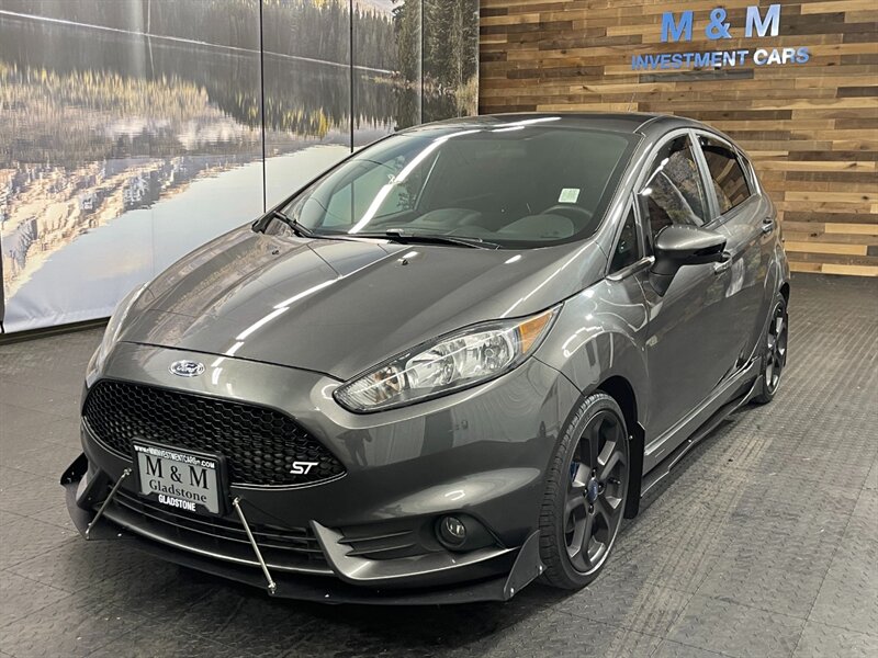 2019 Ford Fiesta ST Hatchback / 4Cyl TURBO / 6-SPEED / 16,000 MILES   - Photo 1 - Gladstone, OR 97027