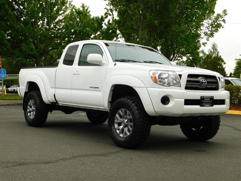 2009 Toyota Tacoma ACCESS CAB 4WD LIFTED W/MUD Only98K Manual Trans.