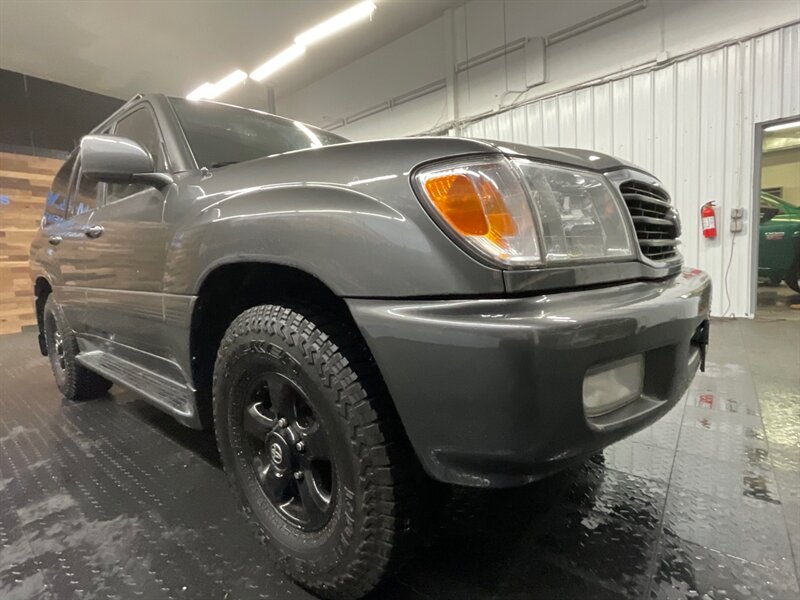 2002 Toyota Land Cruiser Sport Utility 4X4 / 1-OWNER / NEW WHEELS & TIRES  Leather & Heated Seats / Sunroof / FRESH TIMING BELT SERVICE / RUST FREE / SHARP & CLEAN !! - Photo 10 - Gladstone, OR 97027