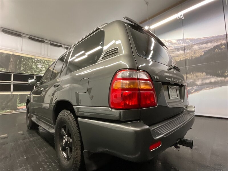 2002 Toyota Land Cruiser Sport Utility 4X4 / 1-OWNER / NEW WHEELS & TIRES  Leather & Heated Seats / Sunroof / FRESH TIMING BELT SERVICE / RUST FREE / SHARP & CLEAN !! - Photo 11 - Gladstone, OR 97027