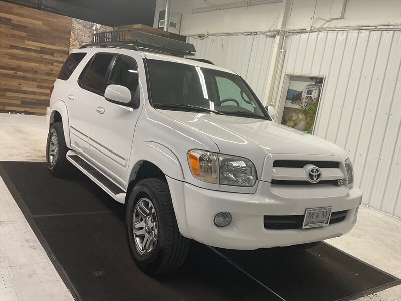 2007 Toyota Sequoia SR5 4X4 / 4.7L V8 / Leather / FRESH TIMING BELT SE  / LOCAL SUV / Leather & Heated Seats / Sunroof / FRESH TIMING BELT + WATER PUMP SERVICE DONE - Photo 2 - Gladstone, OR 97027