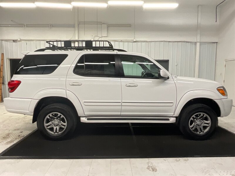 2007 Toyota Sequoia SR5 4X4 / 4.7L V8 / Leather / FRESH TIMING BELT SE  / LOCAL SUV / Leather & Heated Seats / Sunroof / FRESH TIMING BELT + WATER PUMP SERVICE DONE - Photo 4 - Gladstone, OR 97027