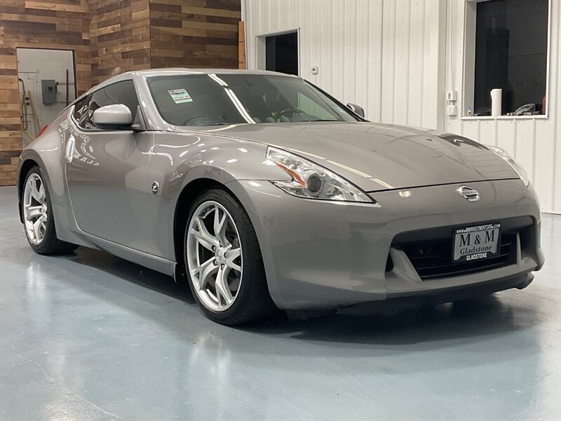 2010 Nissan 370Z Touring Coupe 2Dr / 3.7L V6 / ONLY 45,000 MILES  / LOCAL CAR - Photo 2 - Gladstone, OR 97027