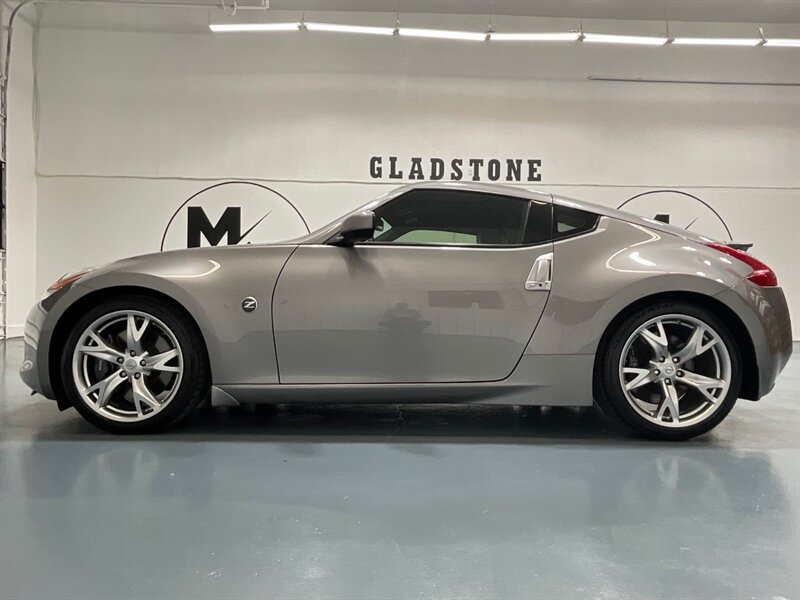 2010 Nissan 370Z Touring Coupe 2Dr / 3.7L V6 / ONLY 45,000 MILES  / LOCAL CAR - Photo 3 - Gladstone, OR 97027