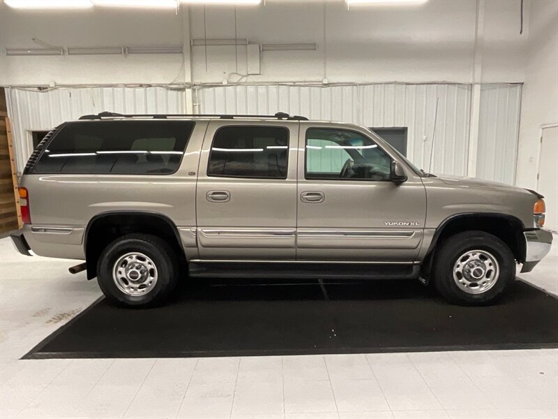 2002 GMC Yukon XL 2500 SLT 4X4 / 8.1L V8 / Leather / 59,000 MILES  / LOCAL SUV / SUPER CLEAN / 3/4 TON SUV - Photo 4 - Gladstone, OR 97027