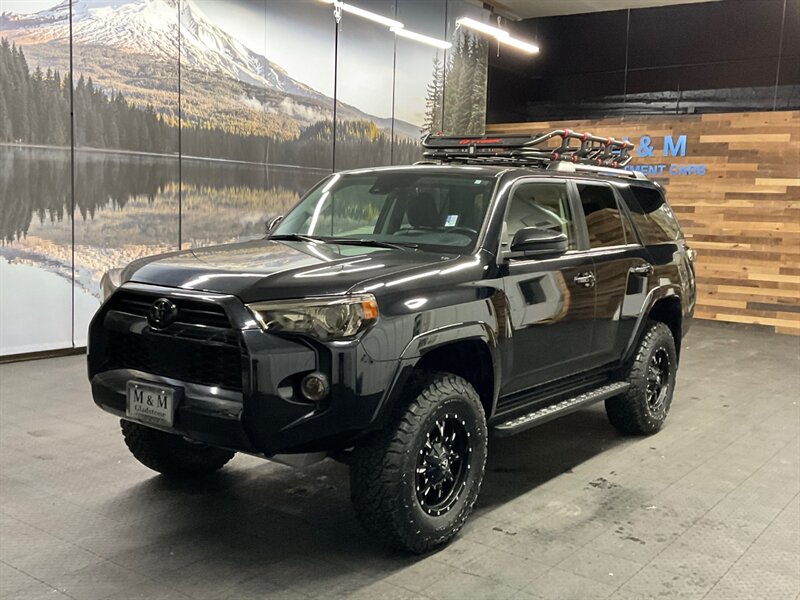 2020 Toyota 4Runner 4x4 SR5 / TRD PRO CUSTOM UPGRADE / LIFTED  TRD PRO SKID PLATE / LEATHER SEATS & HEATED SEATS / NEW LIFT w. NEW FUEL WHEELS & BF GOODRICH TIRES / LUGGAGE RACK / SHARP !! - Photo 1 - Gladstone, OR 97027