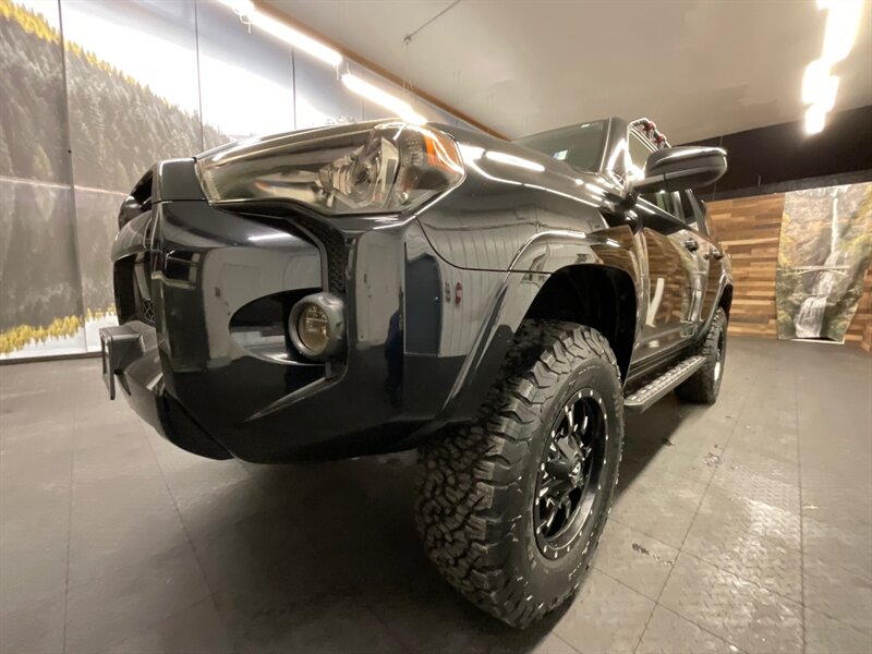 2020 Toyota 4Runner 4x4 SR5 / TRD PRO CUSTOM UPGRADE / LIFTED  TRD PRO SKID PLATE / LEATHER SEATS & HEATED SEATS / NEW LIFT w. NEW FUEL WHEELS & BF GOODRICH TIRES / LUGGAGE RACK / SHARP !! - Photo 8 - Gladstone, OR 97027