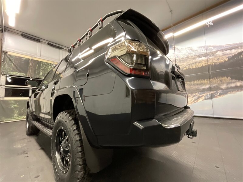 2020 Toyota 4Runner 4x4 SR5 / TRD PRO CUSTOM UPGRADE / LIFTED  TRD PRO SKID PLATE / LEATHER SEATS & HEATED SEATS / NEW LIFT w. NEW FUEL WHEELS & BF GOODRICH TIRES / LUGGAGE RACK / SHARP !! - Photo 9 - Gladstone, OR 97027