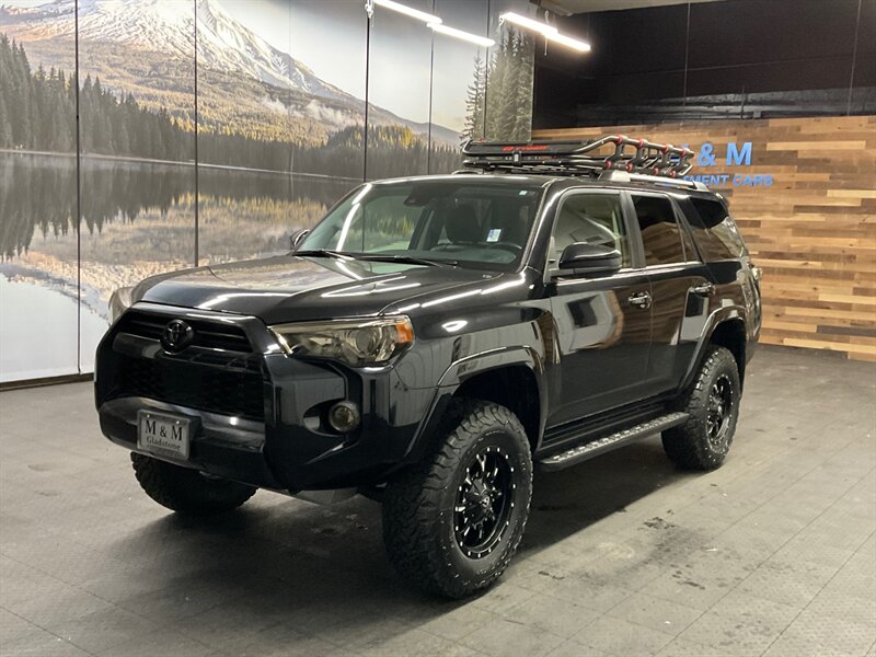 2020 Toyota 4Runner 4x4 SR5 / TRD PRO CUSTOM UPGRADE / LIFTED  TRD PRO SKID PLATE / LEATHER SEATS & HEATED SEATS / NEW LIFT w. NEW FUEL WHEELS & BF GOODRICH TIRES / LUGGAGE RACK / SHARP !! - Photo 44 - Gladstone, OR 97027