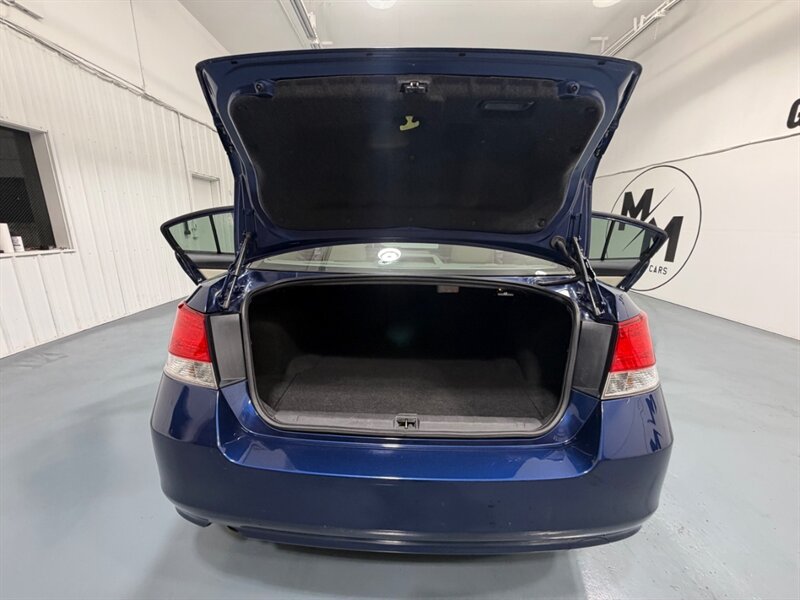 2010 Subaru Legacy 2.5i AWD / SEDAN / NEW TIRES / AUTOMATIC TRANS / RUST FREE - Photo 10 - Gladstone, OR 97027