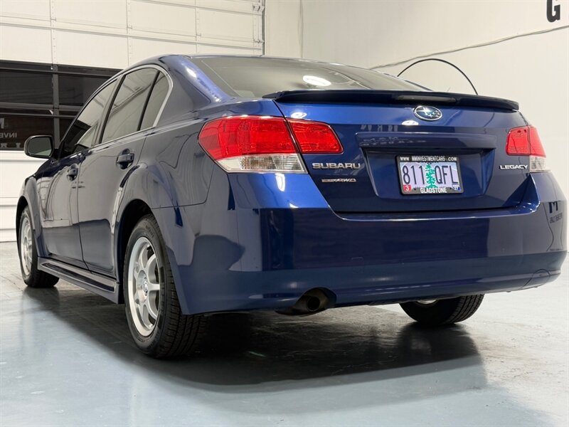 2010 Subaru Legacy 2.5i AWD / SEDAN / NEW TIRES / AUTOMATIC TRANS / RUST FREE - Photo 5 - Gladstone, OR 97027