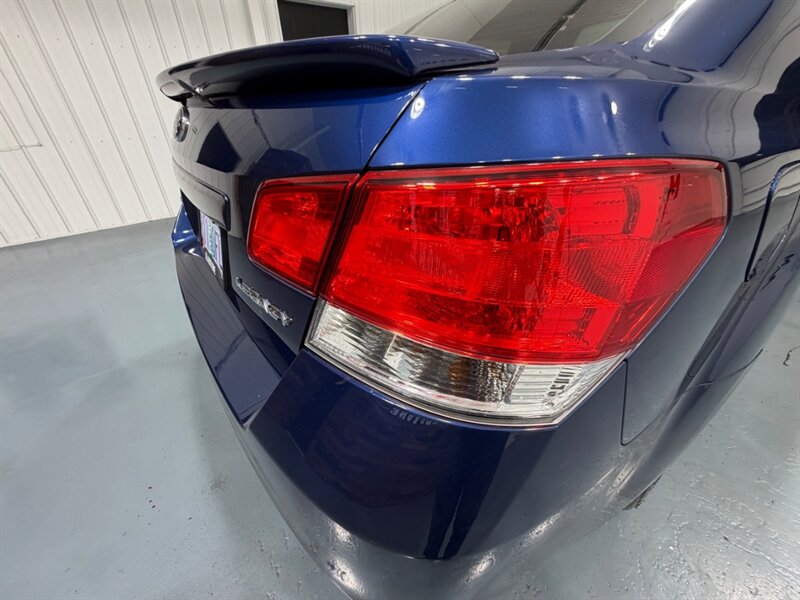 2010 Subaru Legacy 2.5i AWD / SEDAN / NEW TIRES / AUTOMATIC TRANS / RUST FREE - Photo 36 - Gladstone, OR 97027