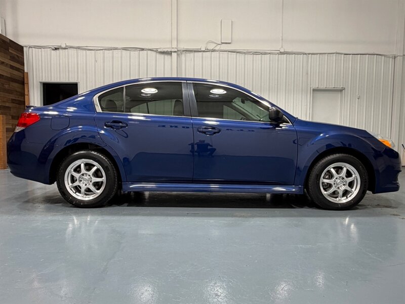 2010 Subaru Legacy 2.5i AWD / SEDAN / NEW TIRES / AUTOMATIC TRANS / RUST FREE - Photo 4 - Gladstone, OR 97027