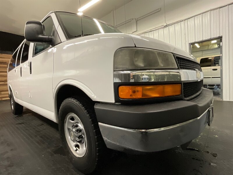 2011 Chevrolet Express LT 3500 Passenger Van / 6.0L V8 / 15-Passenger Van  1-Ton / Passenger Van / Excel Cond - Photo 10 - Gladstone, OR 97027