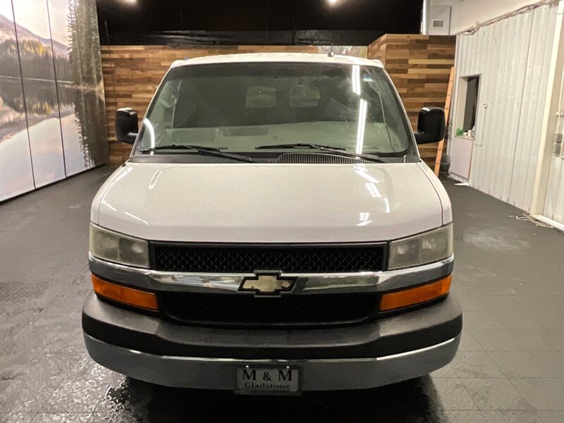 2011 Chevrolet Express LT 3500 Passenger Van / 6.0L V8 / 15-Passenger Van  1-Ton / Passenger Van / Excel Cond - Photo 5 - Gladstone, OR 97027