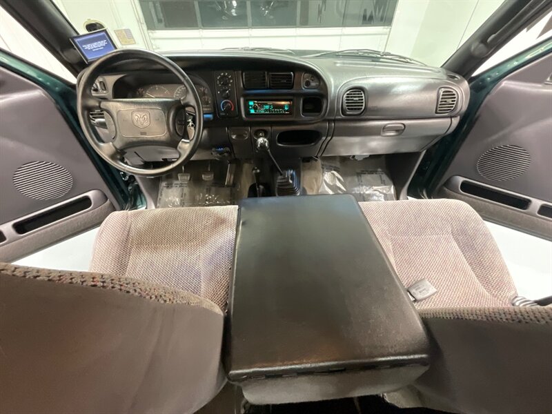 2001 Dodge Ram 2500 SLT Laramie Quad Cab 4X4 / 5.9L DIESEL / 6-SPEED  / Manual / Long bed / ZERO RUST / LIFTED w. NEW WHEELS & TIRES - Photo 40 - Gladstone, OR 97027