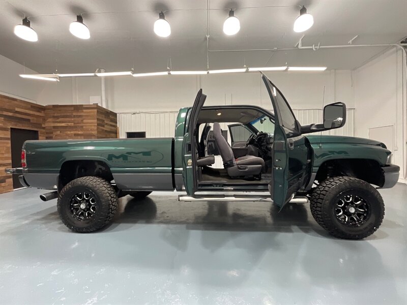 2001 Dodge Ram 2500 SLT Laramie Quad Cab 4X4 / 5.9L DIESEL / 6-SPEED  / Manual / Long bed / ZERO RUST / LIFTED w. NEW WHEELS & TIRES - Photo 13 - Gladstone, OR 97027