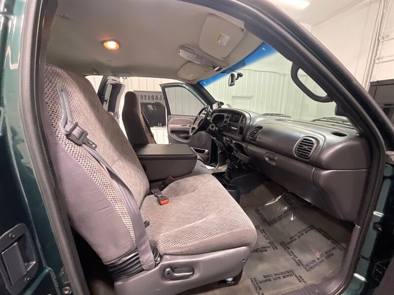 2001 Dodge Ram 2500 SLT Laramie Quad Cab 4X4 / 5.9L DIESEL / 6-SPEED  / Manual / Long bed / ZERO RUST / LIFTED w. NEW WHEELS & TIRES - Photo 16 - Gladstone, OR 97027