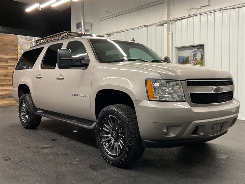 2007 Chevrolet Suburban LT 2500 4X4 / 6.0L V8 / Navi & Backup Cam / 3RDROW  FUEL WHEELS & COOPER TIRES / LUGGAGE RACK / RUST FREE CLEAN - Photo 2 - Gladstone, OR 97027