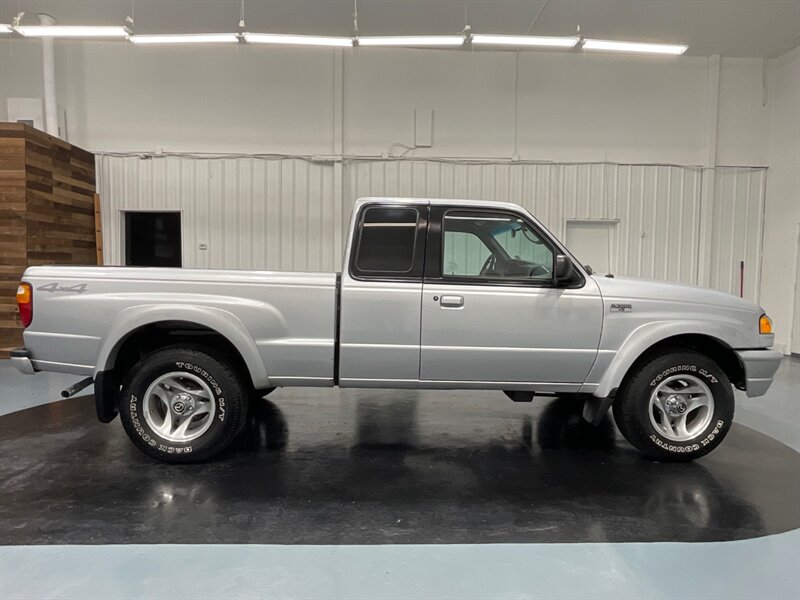 2002 Mazda B3000 4X4 / 3.0L V6 / ONLY 64,000 MILES  / LOCAL NO RUST - Photo 4 - Gladstone, OR 97027