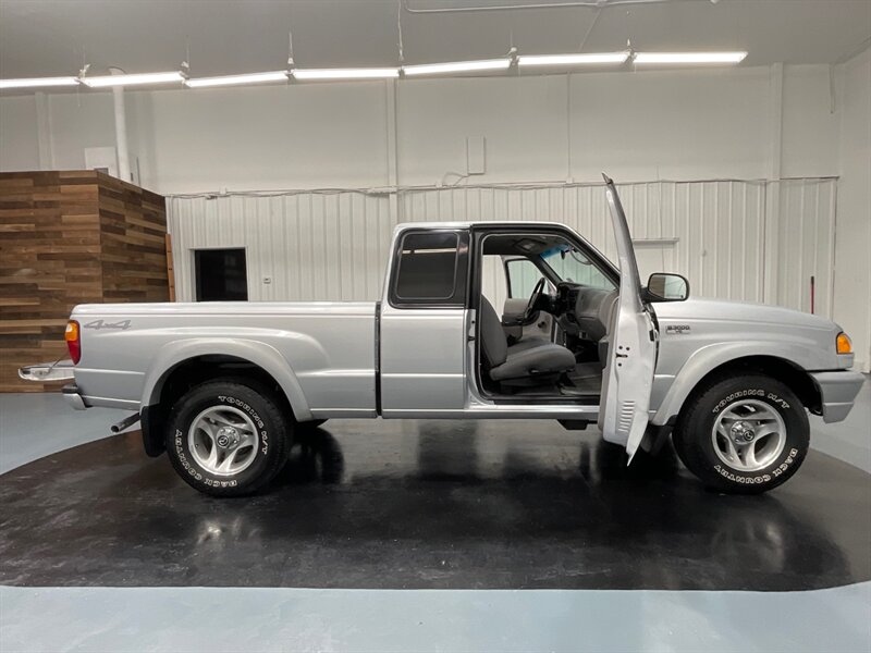 2002 Mazda B3000 4X4 / 3.0L V6 / ONLY 64,000 MILES  / LOCAL NO RUST - Photo 14 - Gladstone, OR 97027