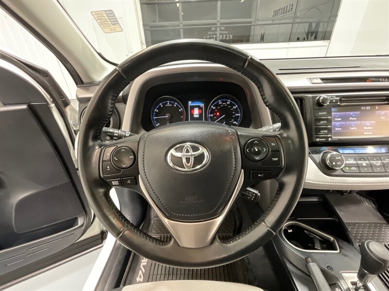 2018 Toyota RAV4 XLE Sport Utility AWD / Blind Spot / 24,000 MILES  / LOCAL ZERO RUST - Photo 21 - Gladstone, OR 97027