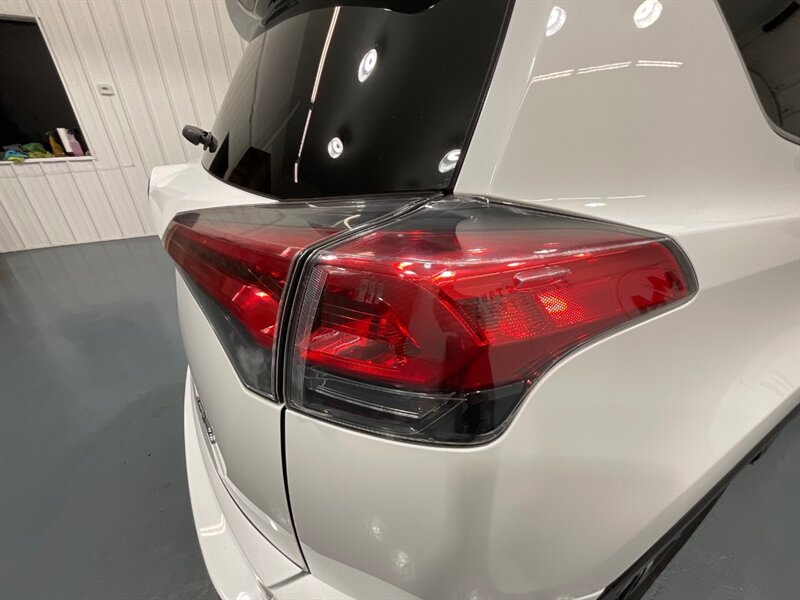 2018 Toyota RAV4 XLE Sport Utility AWD / Blind Spot / 24,000 MILES  / LOCAL ZERO RUST - Photo 29 - Gladstone, OR 97027