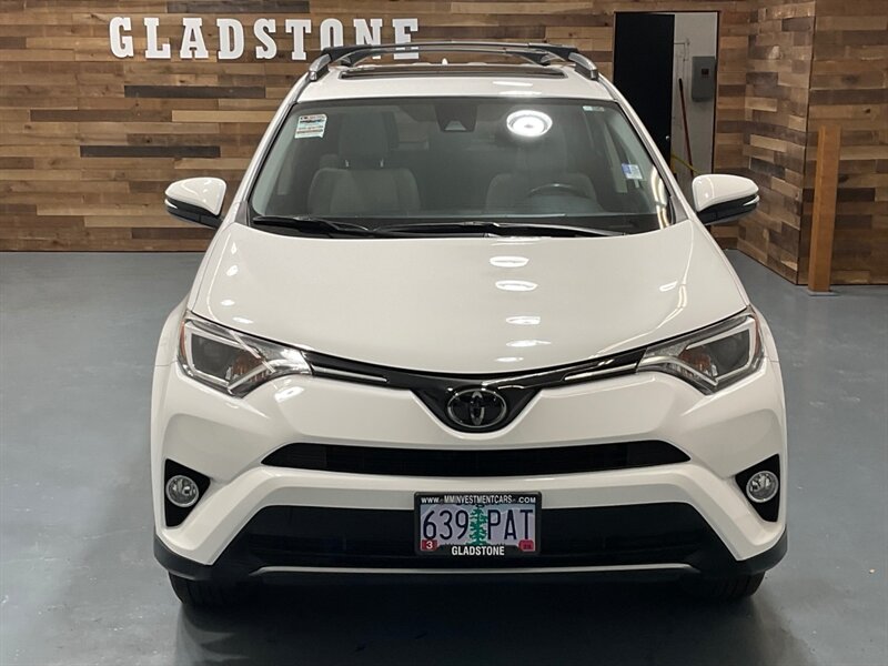 2018 Toyota RAV4 XLE Sport Utility AWD / Blind Spot / 24,000 MILES  / LOCAL ZERO RUST - Photo 5 - Gladstone, OR 97027