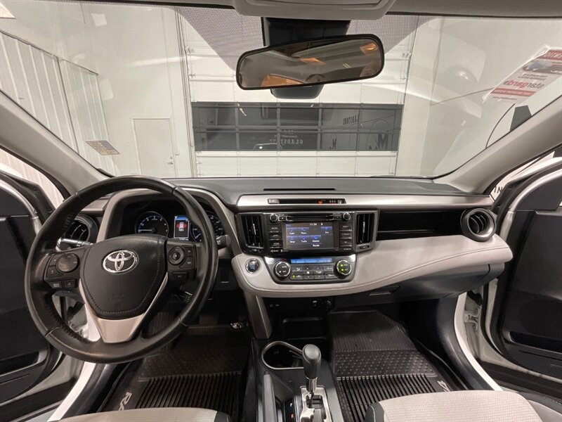 2018 Toyota RAV4 XLE Sport Utility AWD / Blind Spot / 24,000 MILES  / LOCAL ZERO RUST - Photo 40 - Gladstone, OR 97027