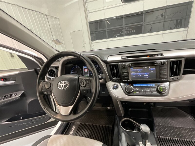 2018 Toyota RAV4 XLE Sport Utility AWD / Blind Spot / 24,000 MILES  / LOCAL ZERO RUST - Photo 16 - Gladstone, OR 97027